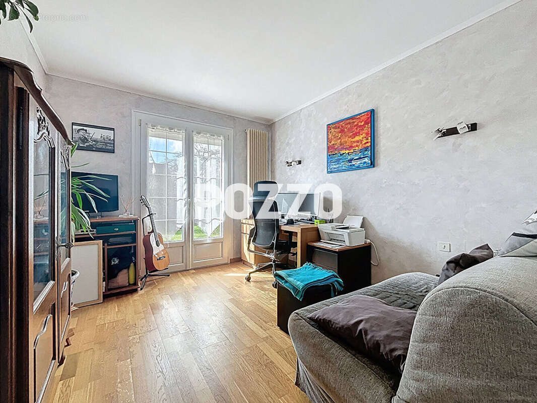 Maison à FEUGUEROLLES-BULLY