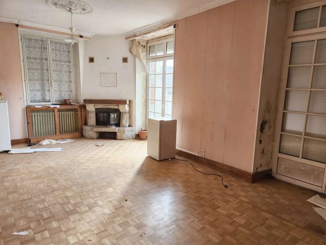 Maison à CARHAIX-PLOUGUER