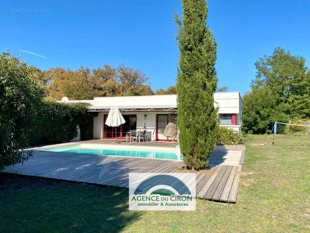 Maison à PUJOLS-SUR-CIRON