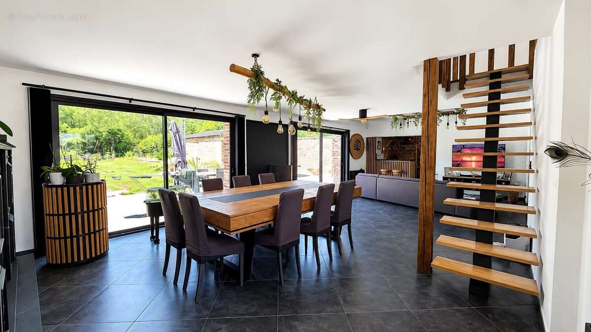 Maison à BEUVRY-LA-FORET