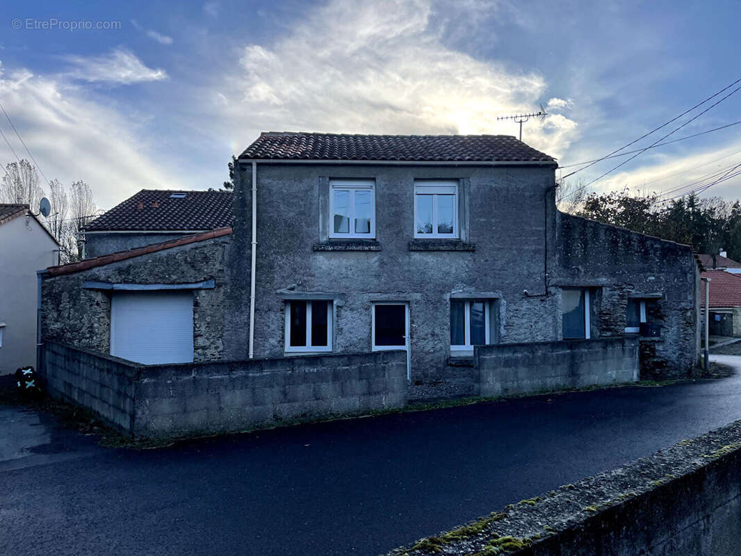 Maison à SAINT-PHILBERT-DE-GRAND-LIEU