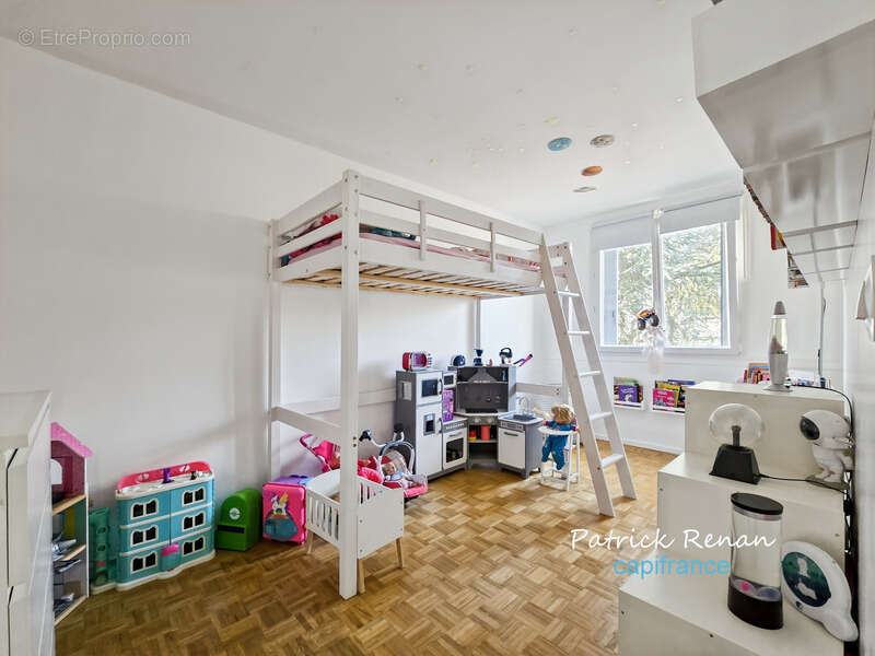 Appartement à LES CLAYES-SOUS-BOIS