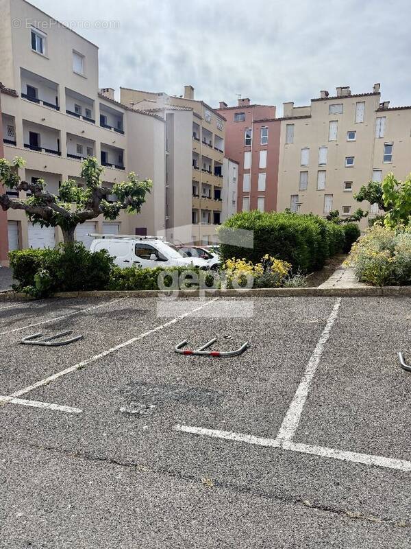 Commerce à AGDE