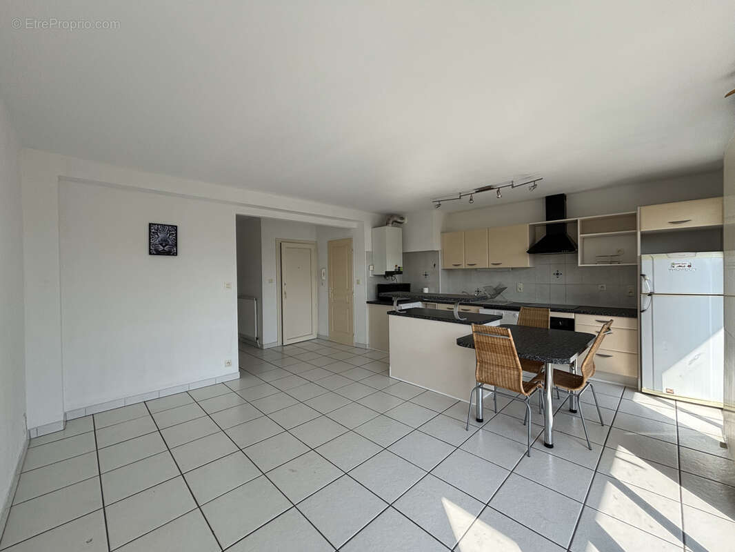 Appartement T2 place du foirail Tarbes - photo 2