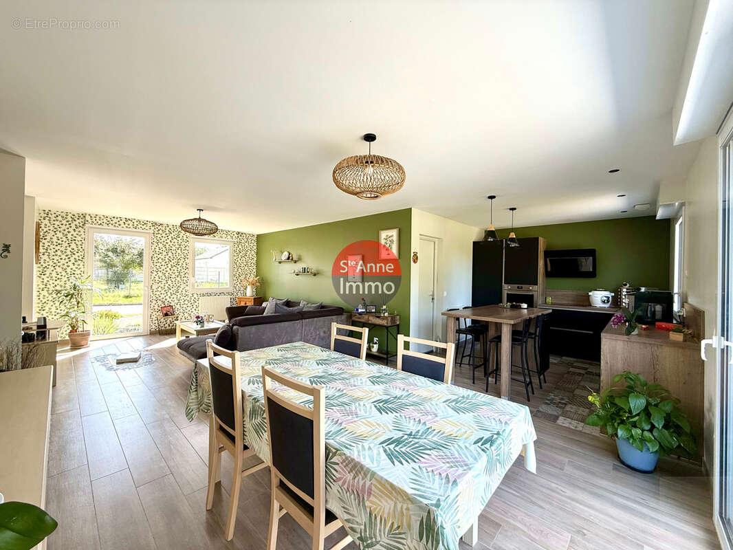 Vrely - pavillon individuelle - 106m2 - plain pied - 3 chambres - garage - jardin - cour - terrasse - photo 2