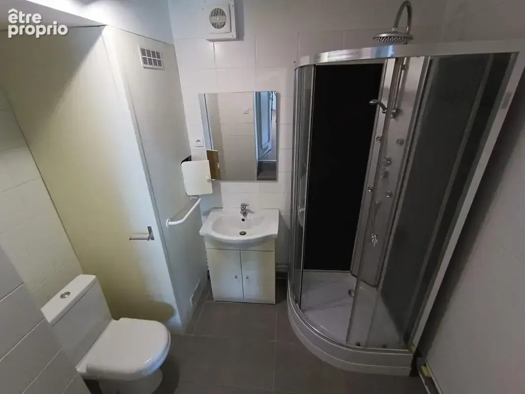 Appartement à vendre en centre ville de La Roche sur Yon - photo 5