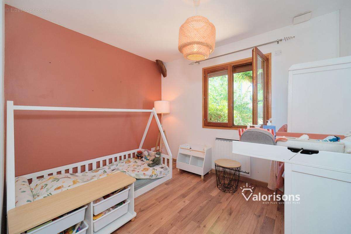 Maison 61 m² à Jons  - photo 7
