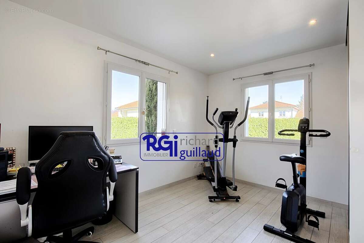 Maison à LA TOUR-DU-PIN