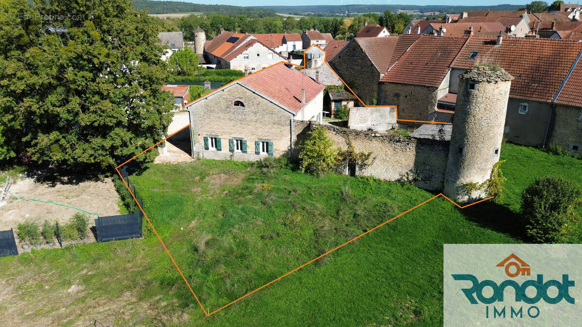 Maison à MARCILLY-SUR-TILLE