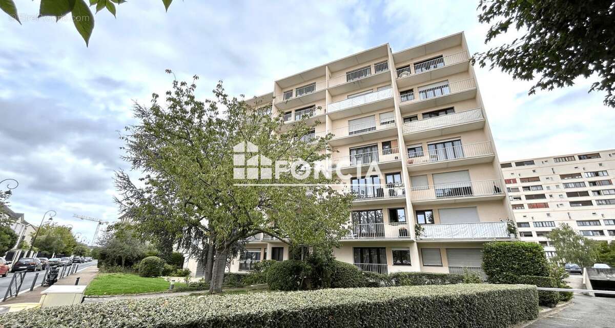 Appartement à FRESNES