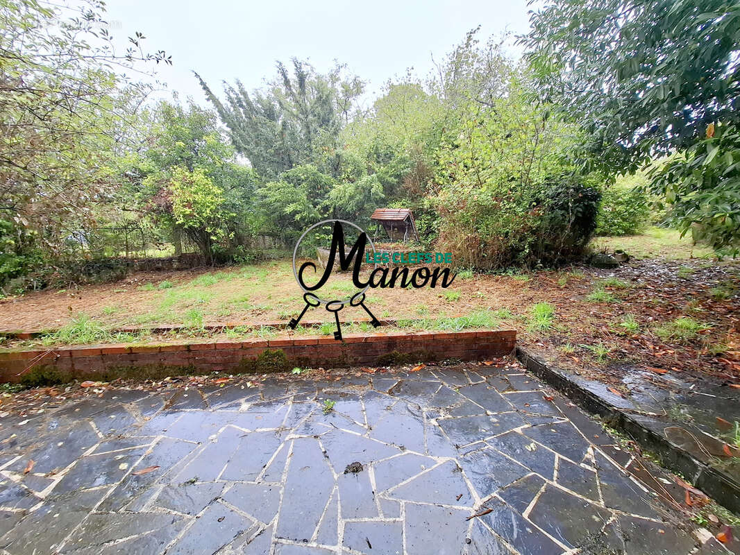 Maison à SAINT-SULPICE-LES-FEUILLES