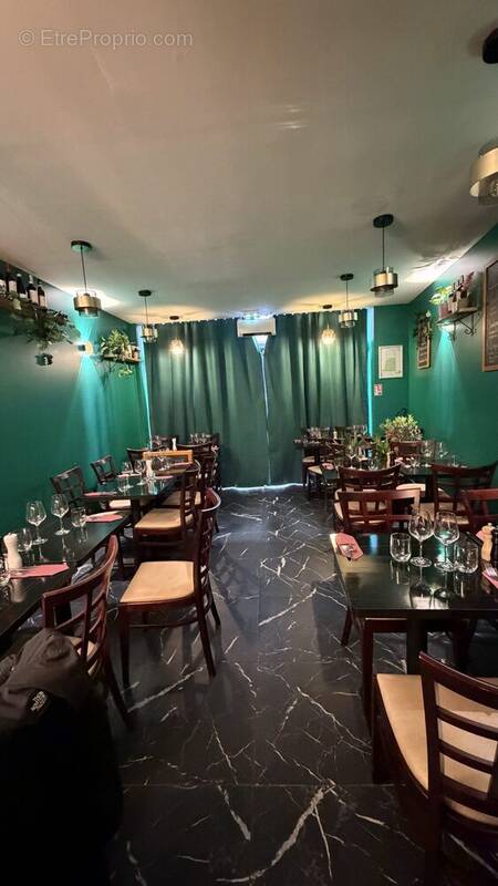 Autre à PARIS-9E