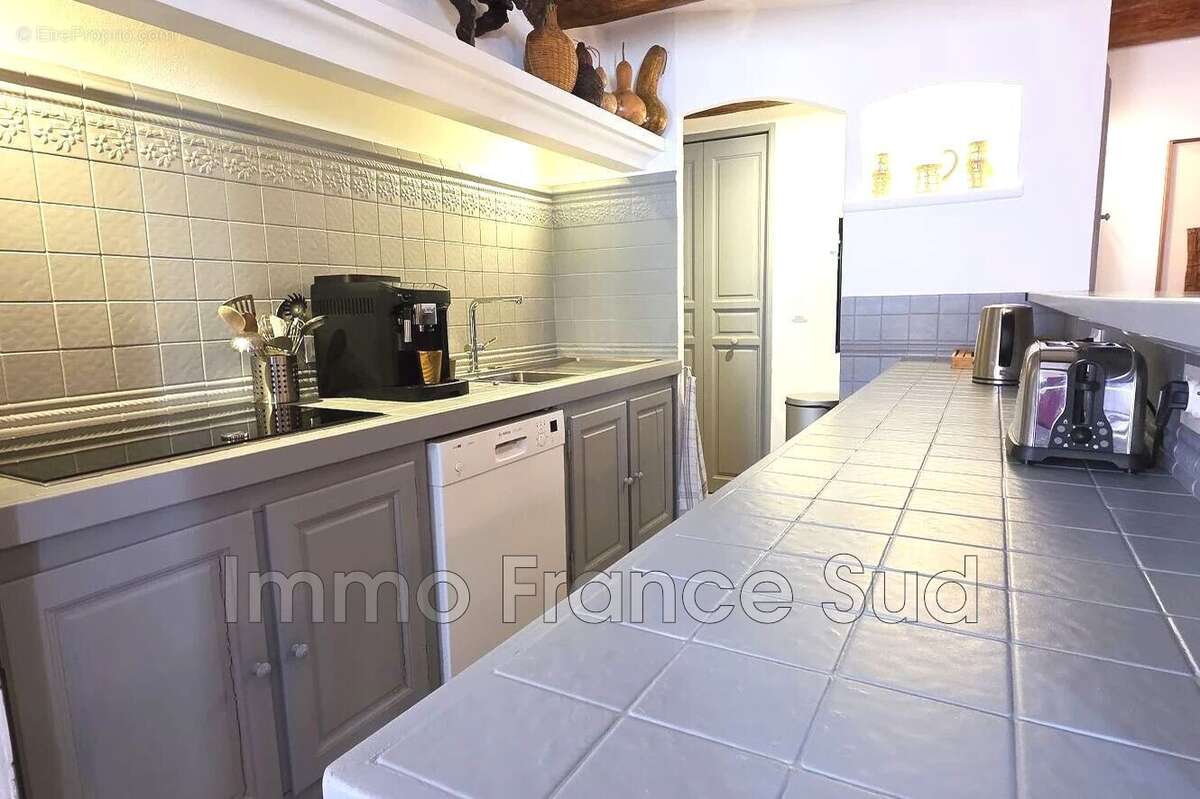 Maison 103 m² à La Garde-Freinet  - photo 7