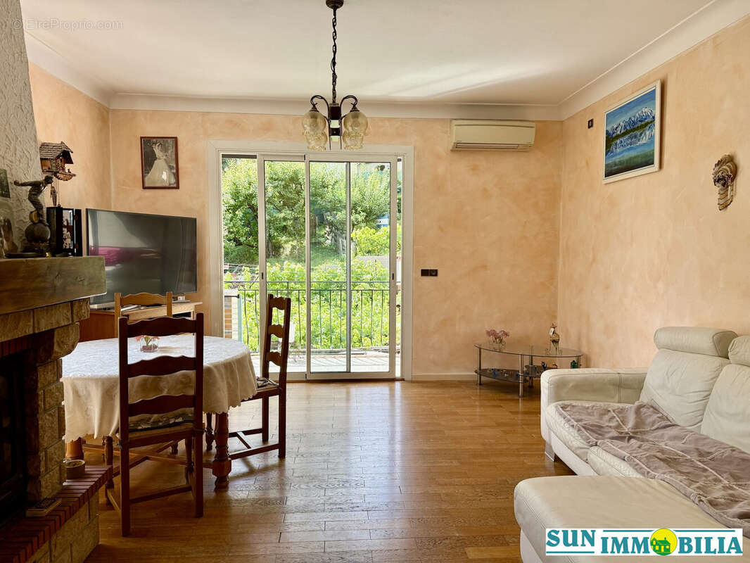 Appartement à SAINT-JEANNET