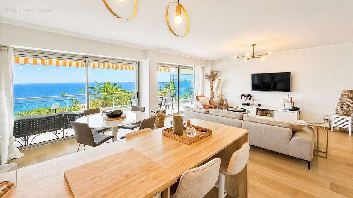 Golfe-Juan – Appartement d’exception avec vue mer panoramique dans résidence de prestige avec piscine et tennis - photo 2