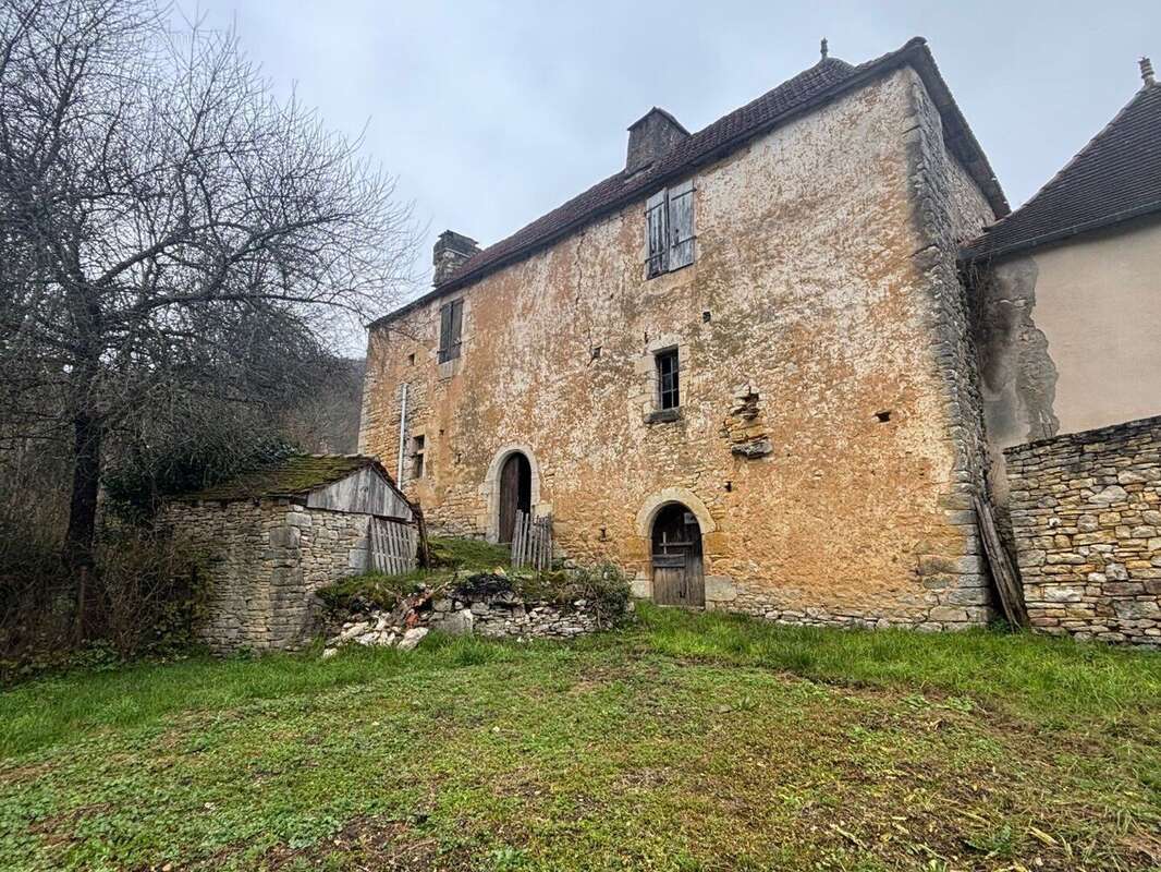 Batisse ancienne à rénover entièrement - photo 9