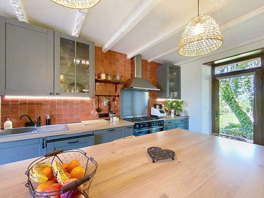 Maison à VILLENEUVE-SUR-VERE