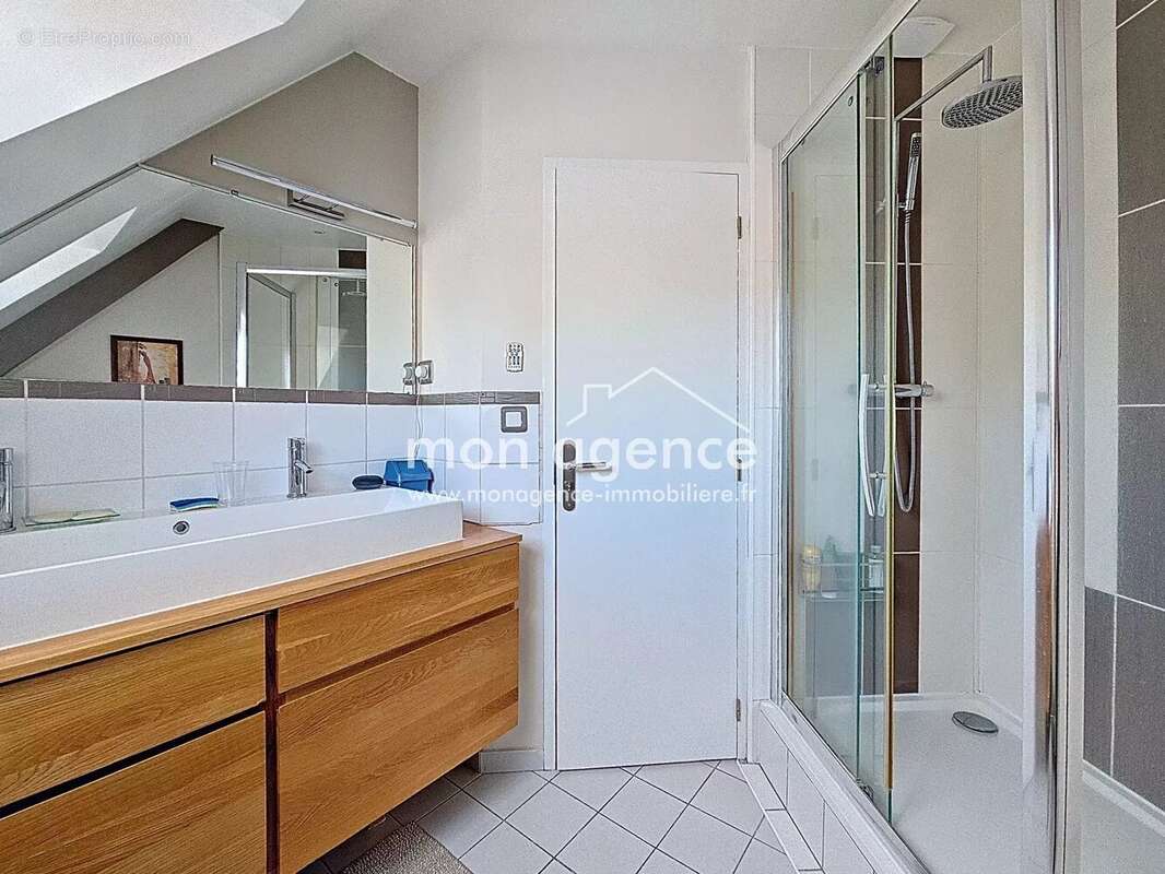 Maison à FRANQUEVILLE-SAINT-PIERRE