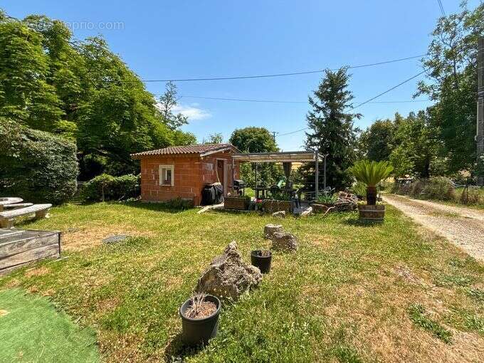 En campagne, maison ancienne entièrement rénovée, habitable de plain-pied avec jardin et dépendance - photo 10