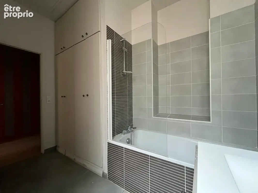 Appartement T3 de 81 m2 - Immeuble en pierre - Quartier Saint-Michel - photo 16