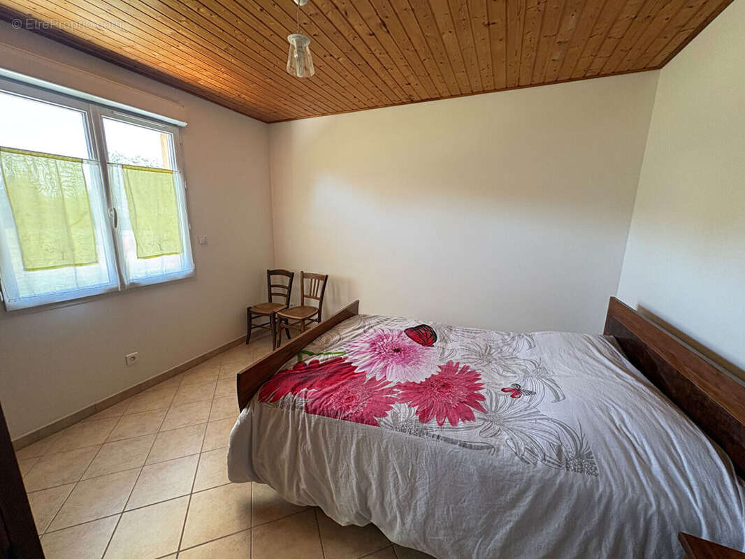 Maison 132 m² à Charnizay  - photo 7