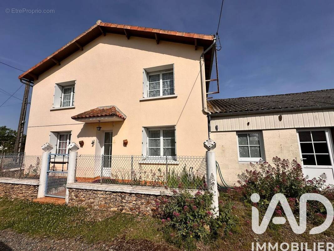 Photo 1 - Maison à MAIRE-LEVESCAULT