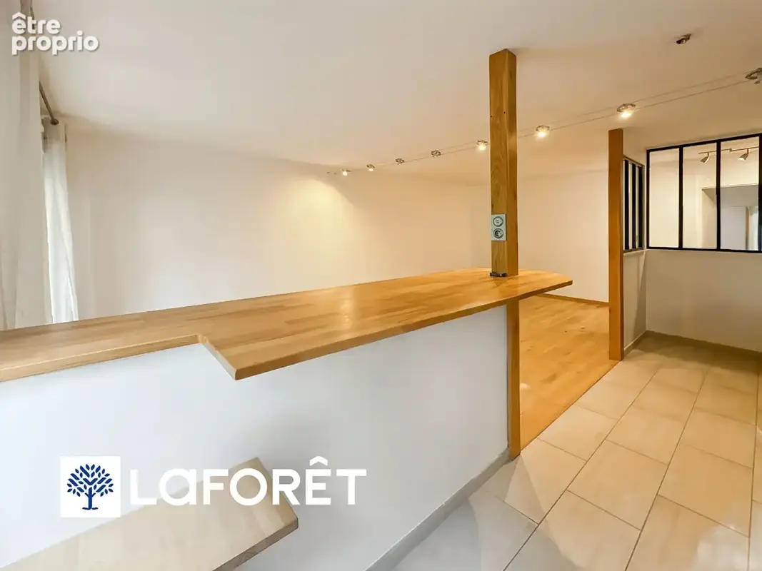 Proche du parc du château et de la Gare RER C, spacieux appartement 3 pièces. - photo 4
