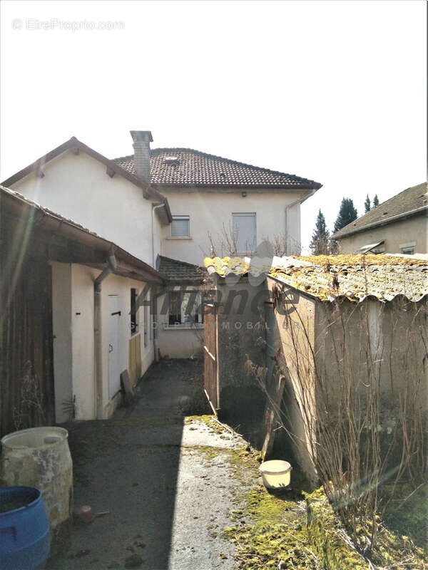 Maison à SAINT-LOUP-SUR-SEMOUSE