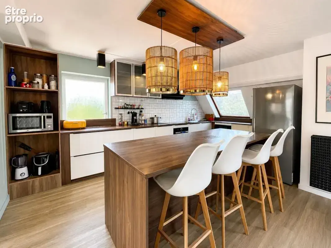 Maison familiale de 210 m² avec T2 indépendant, garage double et beaux volumes - photo 4
