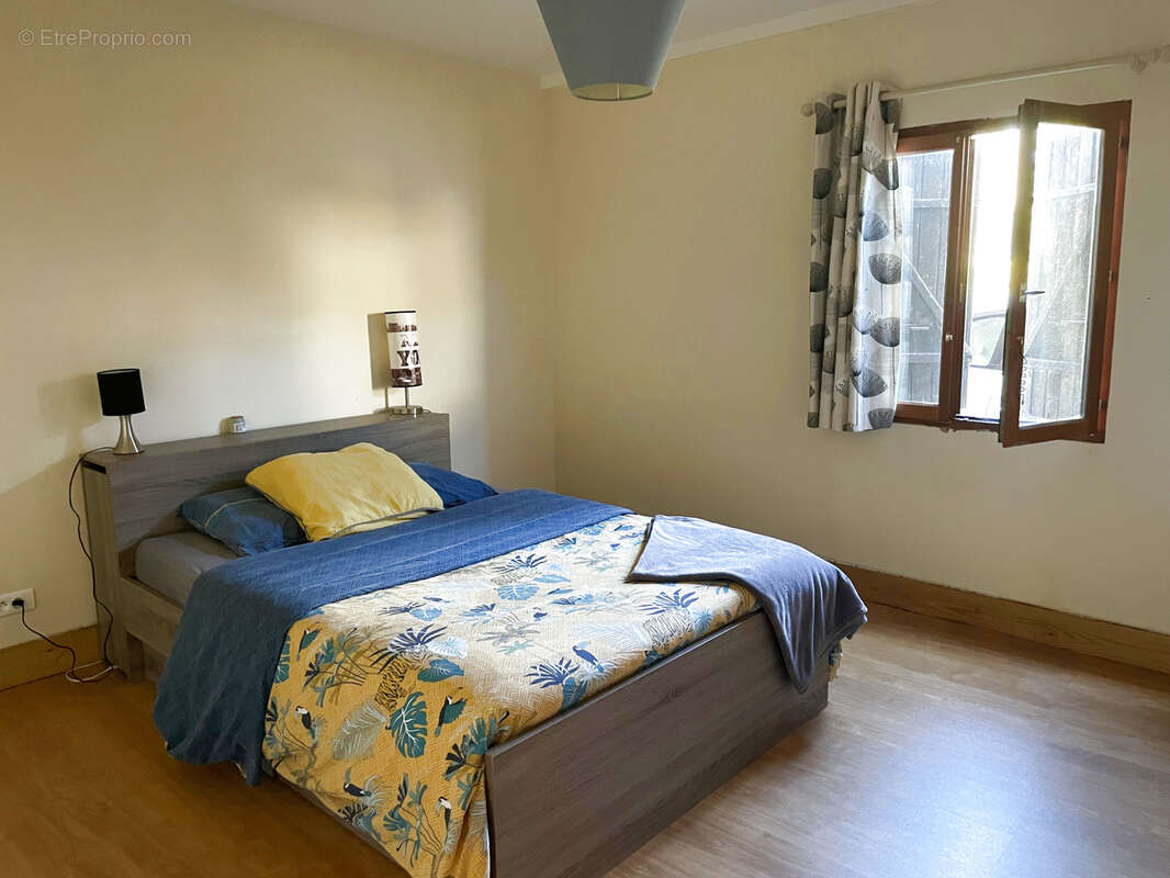 Maison de 248 m2 - 6 pièces - photo 5