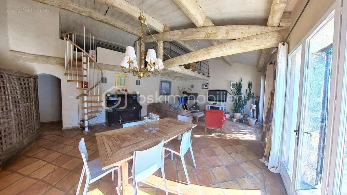 Maison 7 pièces au calme - photo 4