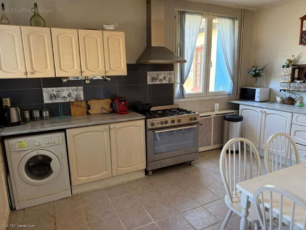 Havre De Paix : 4 Chambres, Grange, Grange, Piscine Et Vue Dégagée - photo 8