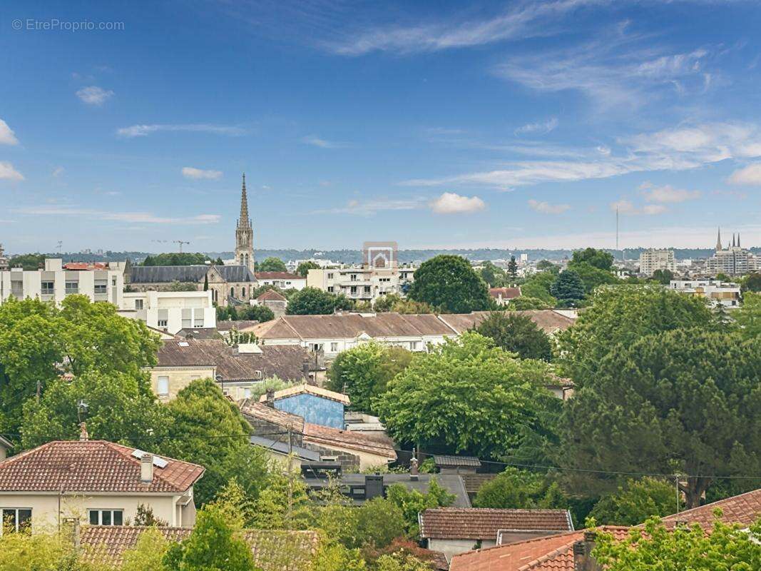 Appartement à BORDEAUX