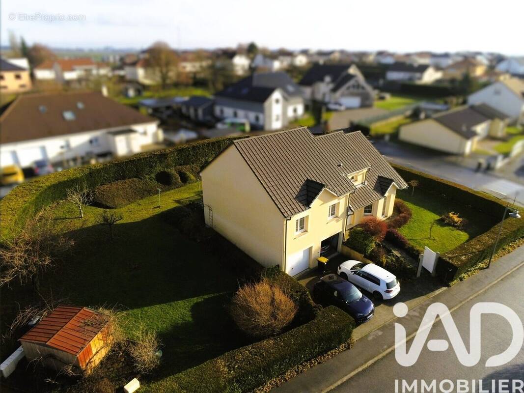 Photo 1 - Maison à COSNES-ET-ROMAIN