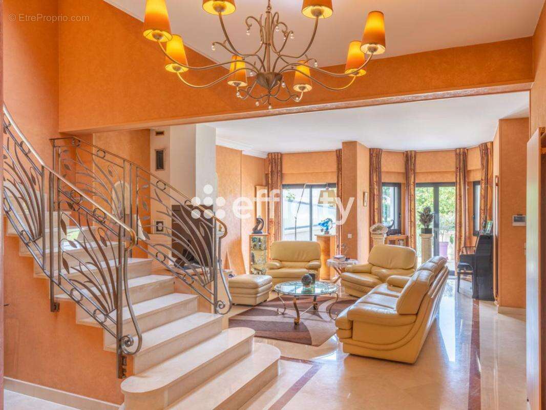 Maison à BRY-SUR-MARNE