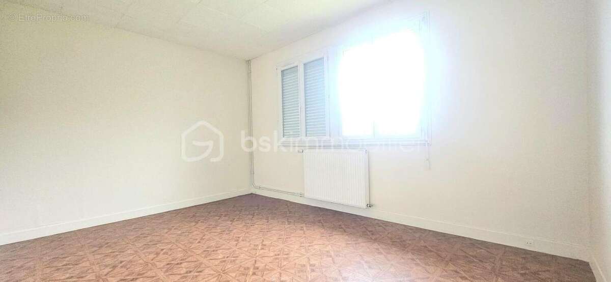 GIEN - Pavillon de plain-pied avec grand jardin clos de 1 068 m² - potentiel à exploiter - photo 15