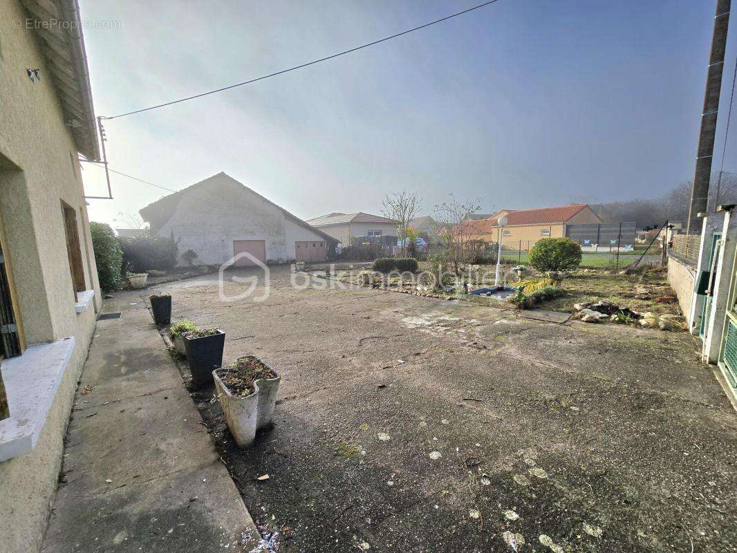 Maison à SAINT-PRIEST-BRAMEFANT