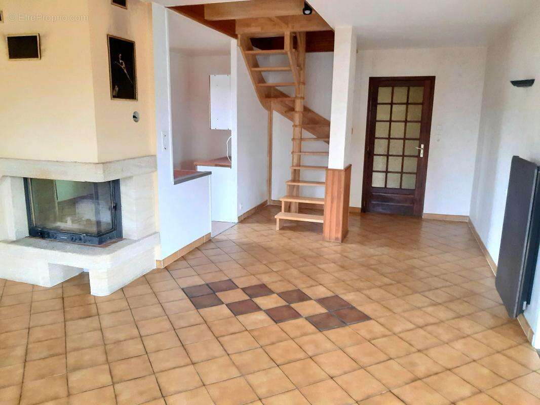 Maison à PONT-DU-CHATEAU