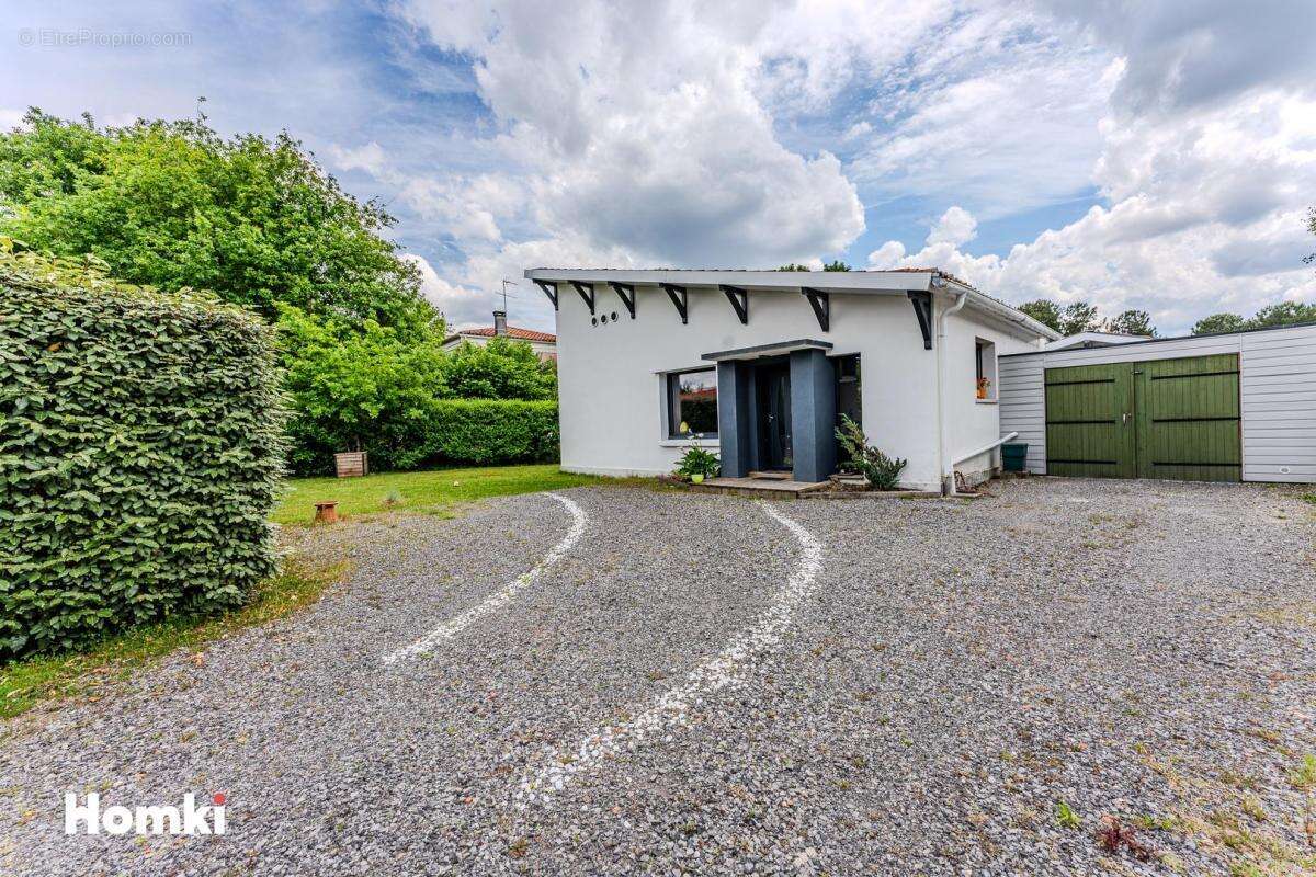 Maison à PARENTIS-EN-BORN