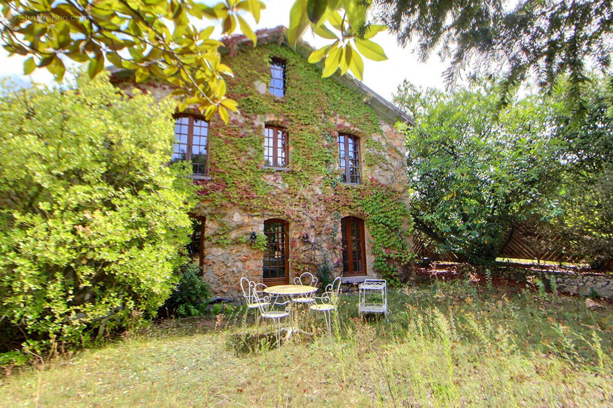 Maison à VERNEUIL-SUR-SEINE