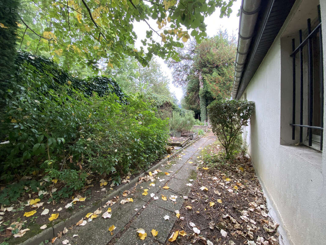 Maison à SAULX-LES-CHARTREUX