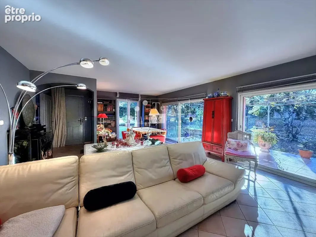 Maison de plain-pied avec piscine et appartement indépendant – Tourtour - photo 7