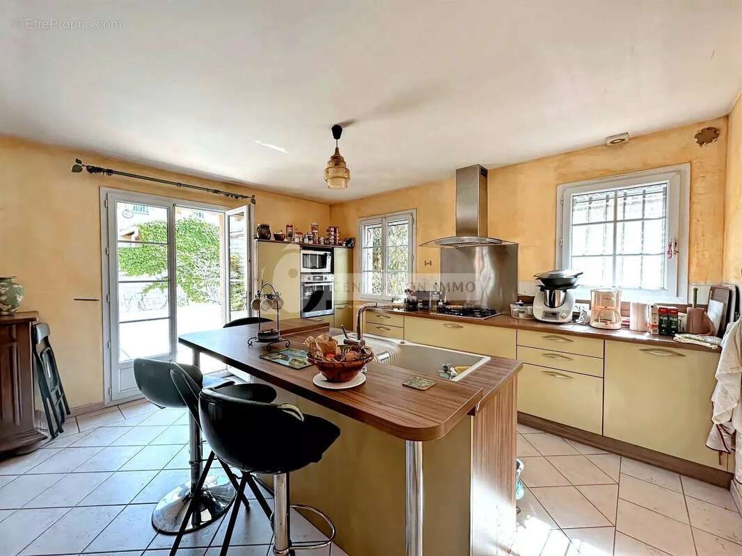 Maison à FONTVIEILLE