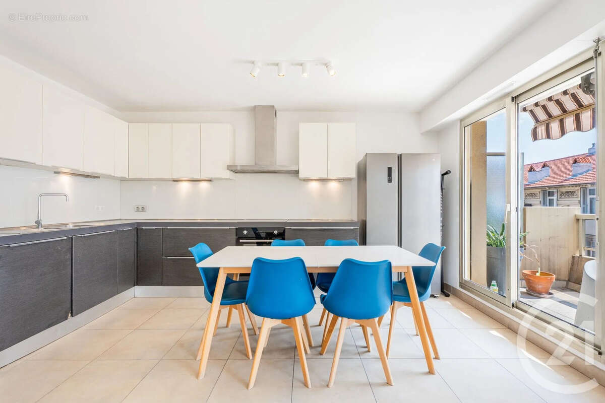 Appartement 70 m² à Nice  - photo 2