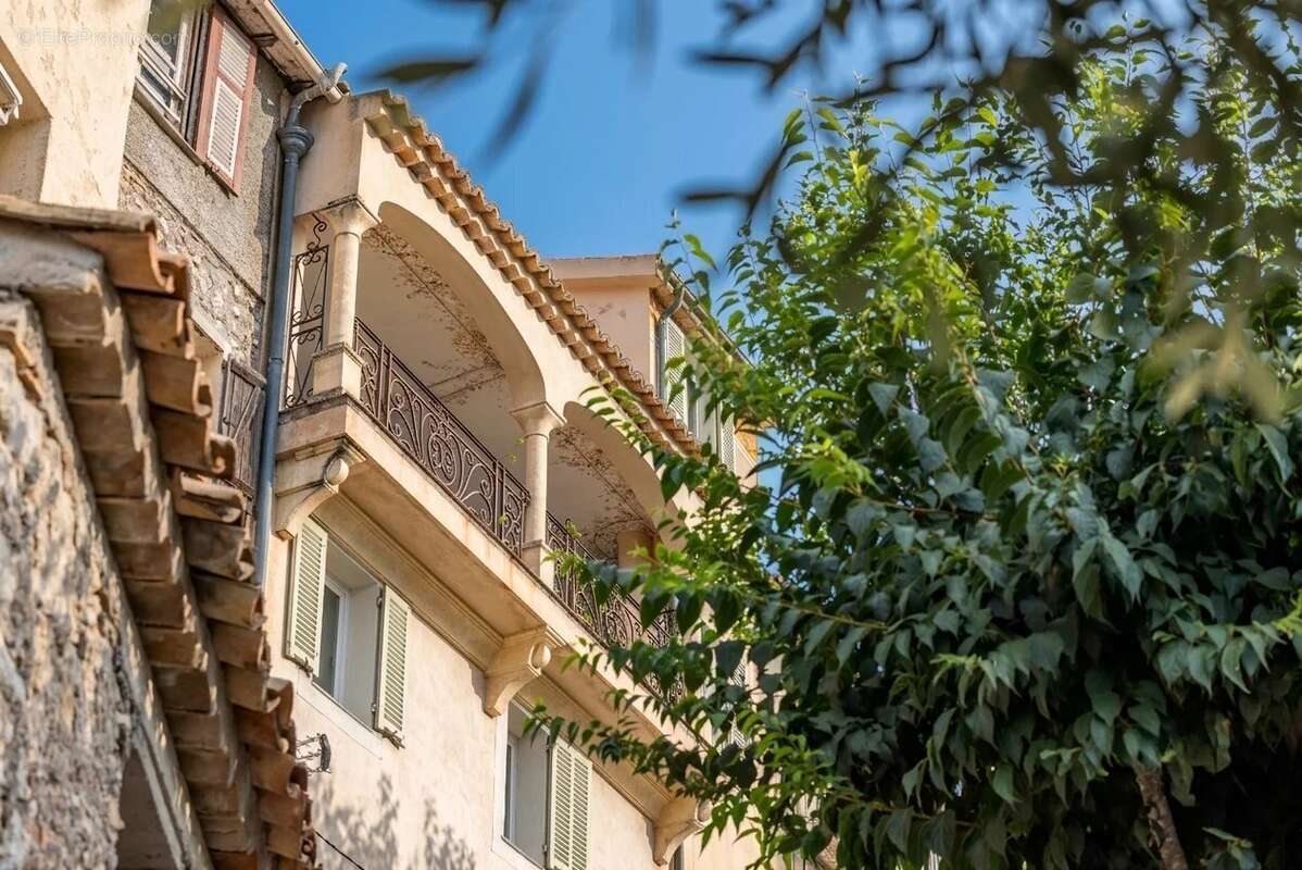 Maison de caractère 8P/ 354 m² – Vue panoramique / 6 suites / appartement 2P indépendant / terrain 1041 m² / 25 min de Nice - photo 4