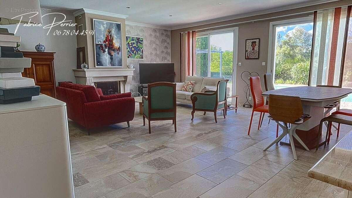 Maison à MONTBOUCHER-SUR-JABRON