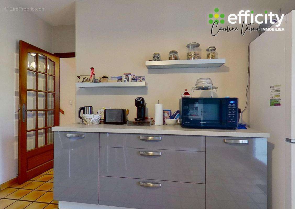 Maison à MONTROND-LES-BAINS