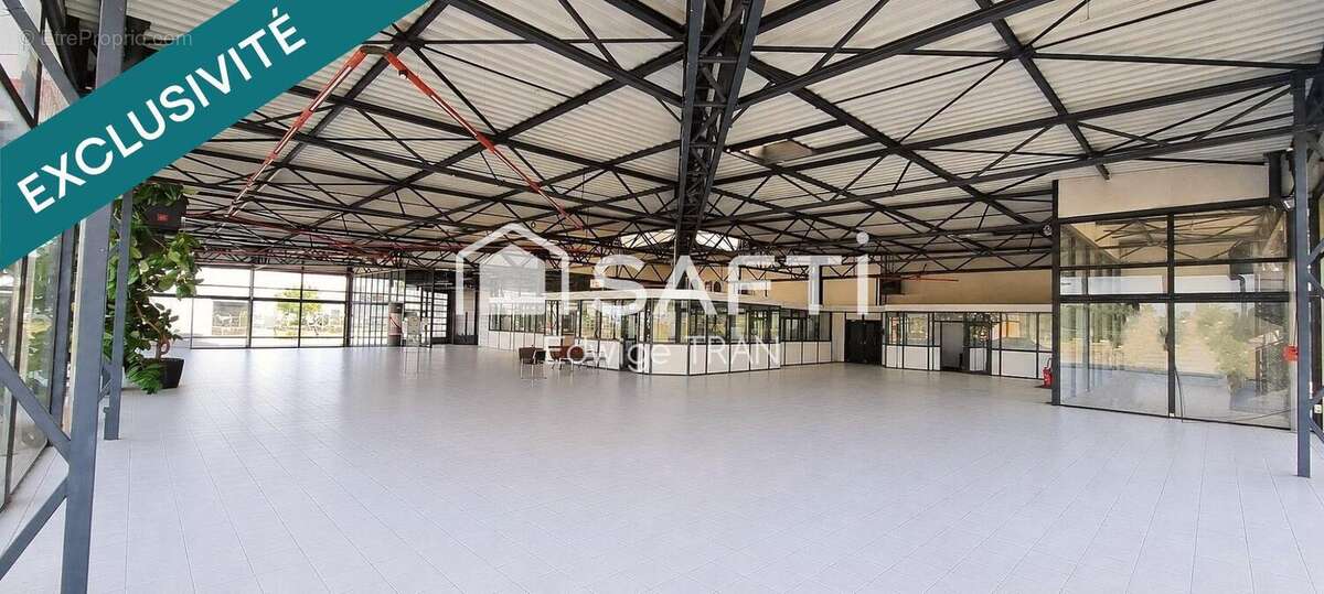 Commerce 2370 m² à Condezaygues  - photo 2