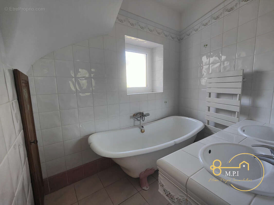 Maison 132 m² à Saint-Paterne  - photo 8