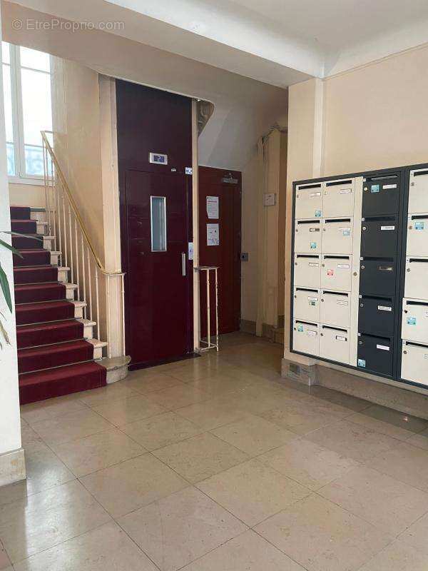 Appartement à PARIS-17E